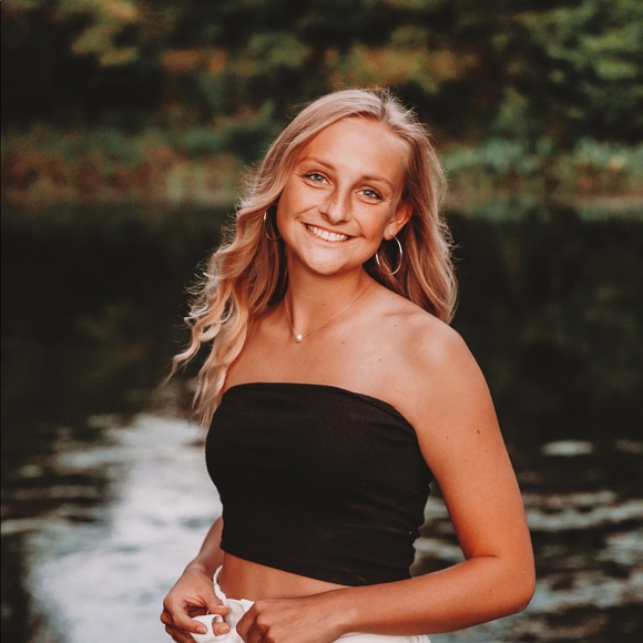 Meet your Posher, Ella - Picture 1 of 1